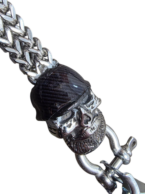THE BLACK CARBON FIBER HARDHAT GLOVE CLIP