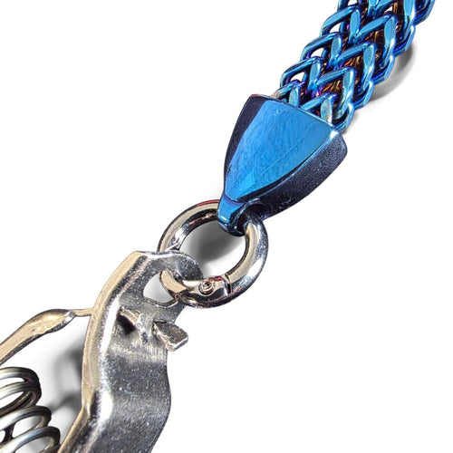 THE BLUE GLOVE CLIP