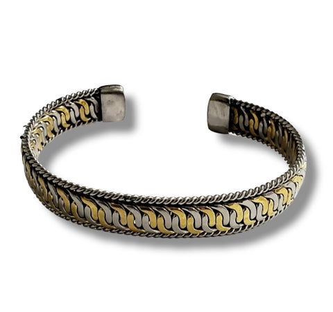 Two tone welder bracelet sizs Small